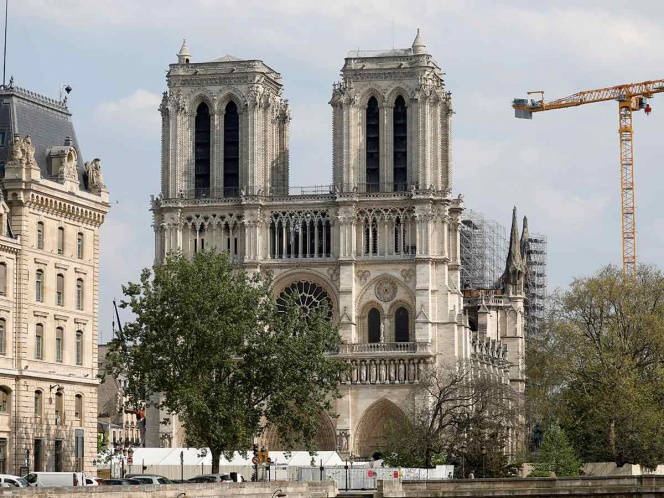 Notre Dame quedará en 5 años, reitera Macron a un año del incendio