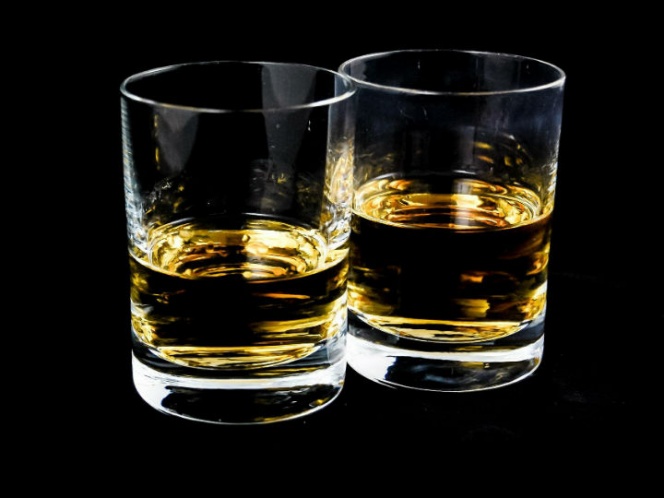 ¿Cuál es la diferencia entre whisky y whiskey? Aquí te explicamos