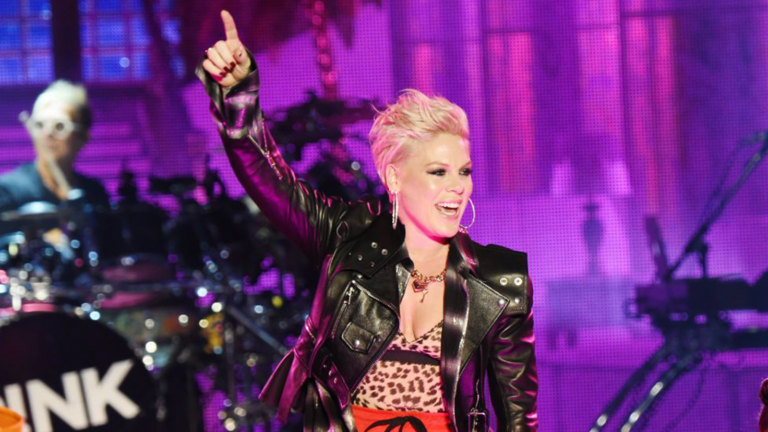 La cantante Pink pagará la multa del equipo femenil de Noruega de Balonmano